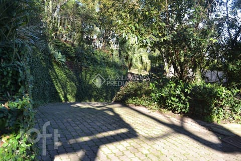 Image 6 - 253775